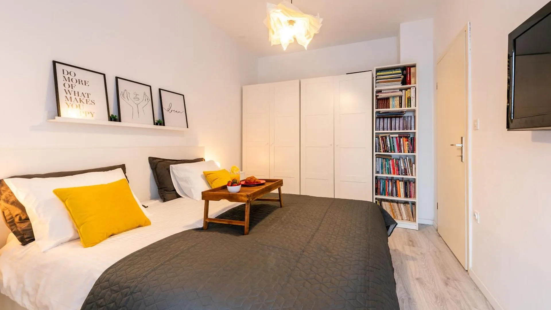 Apartment Nora - Modern Cozy Apartment With Free Parking And Terrace Zara