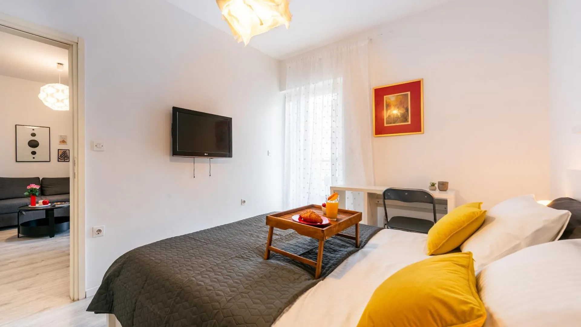 Apartment Nora - Modern Cozy Apartment With Free Parking And Terrace Zara