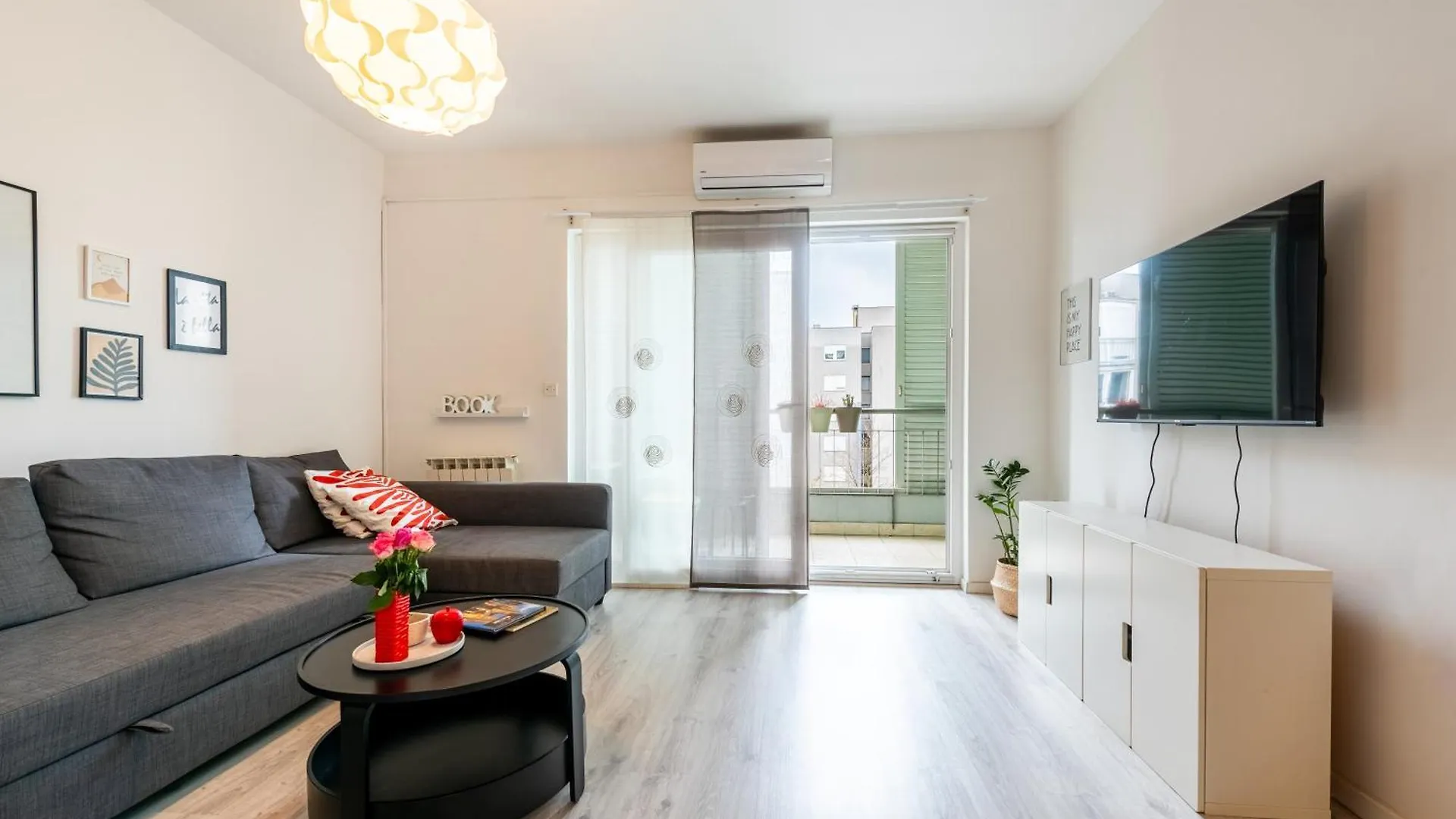 Apartment Nora - Modern Cozy Apartment With Free Parking And Terrace Zara 0*,  Croazia