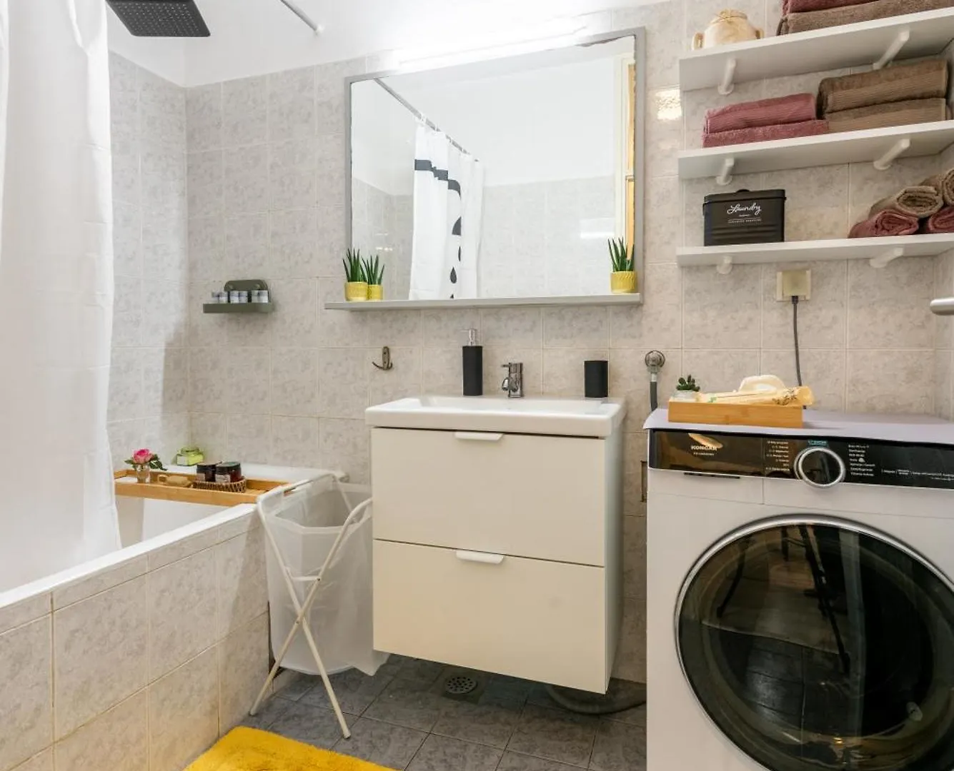 Apartment Nora - Modern Cozy Apartment With Free Parking And Terrace Zara 0*,  Croazia
